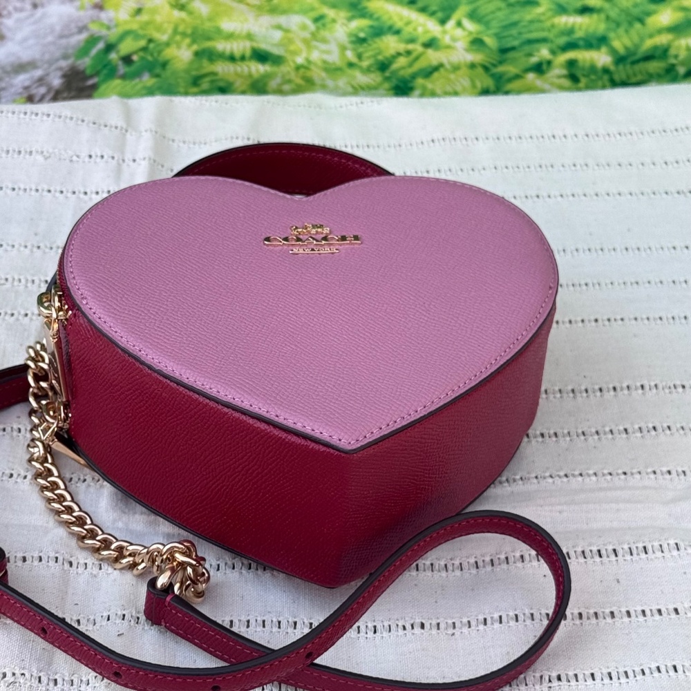 Coach RARE color block pink red HEART crossbody bag. NEW WITHOUT TAGS - Picture 11 of 16